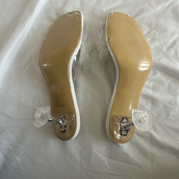 BRIDES: white/clear feathery heels - Picture 3 of 5